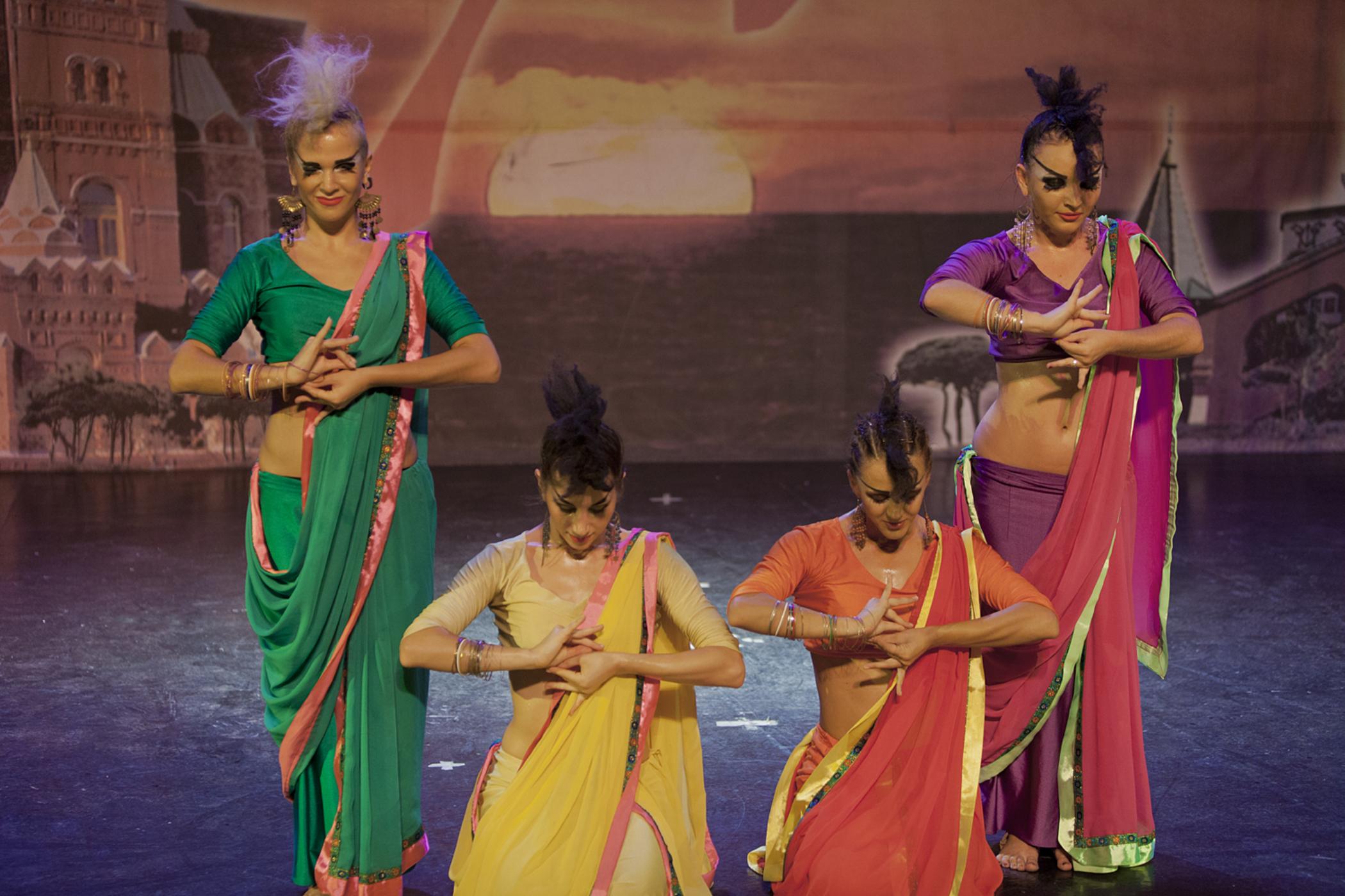 Kremlin Palace Antalya Exterior photo Bollywood dancers
