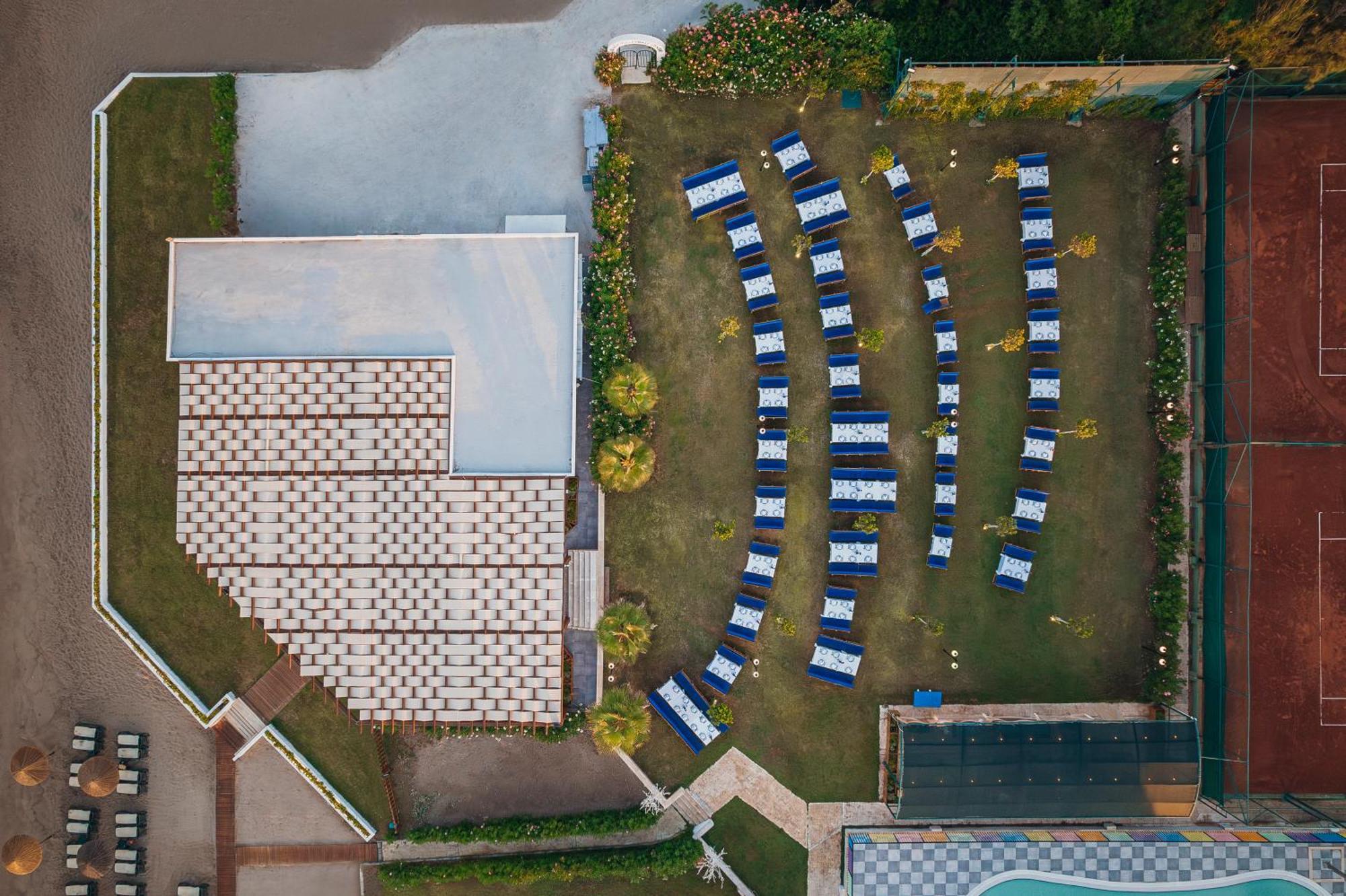 Kremlin Palace Antalya Exterior photo Aerial view of the school's main building