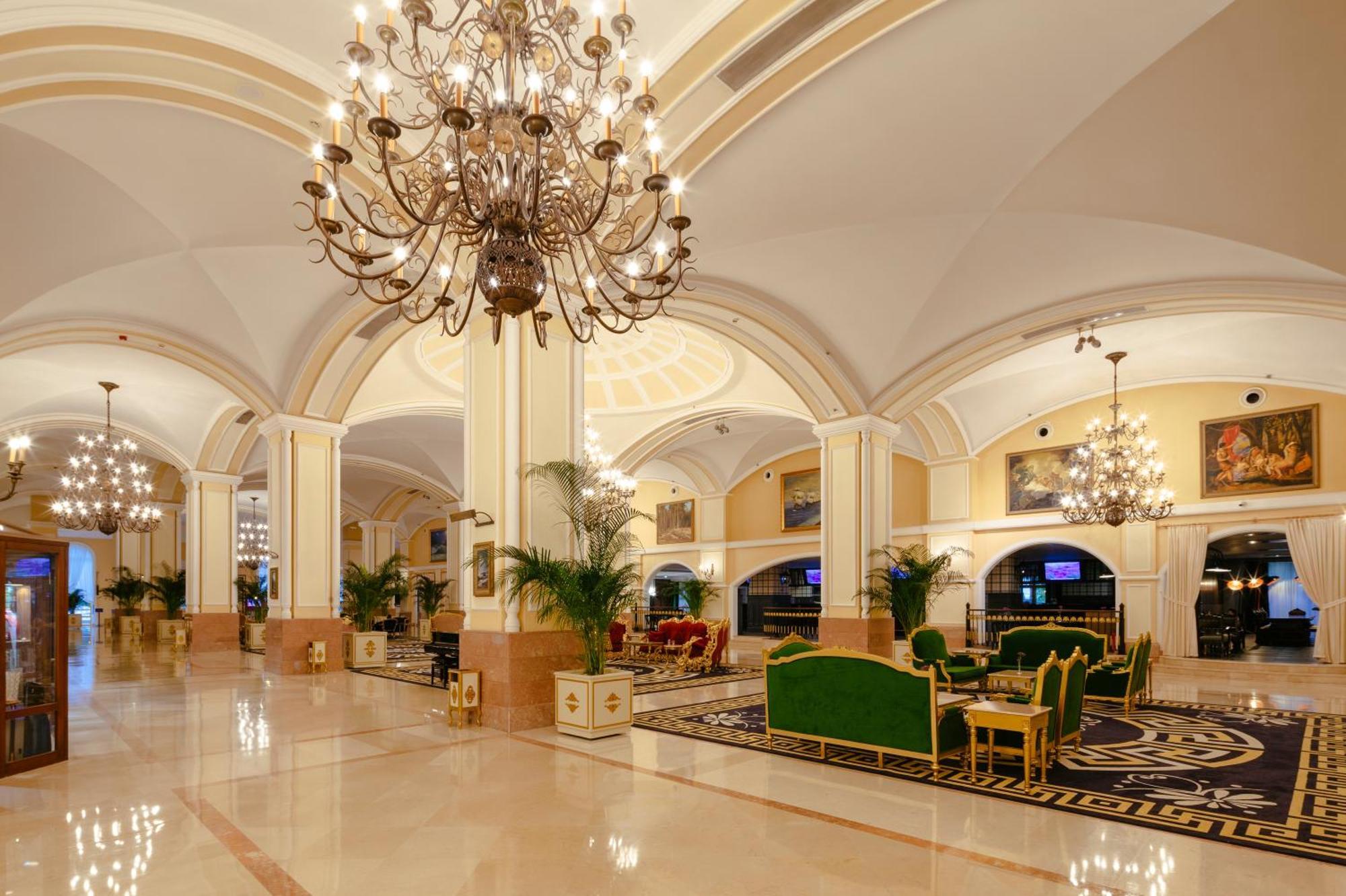 Kremlin Palace Antalya Exterior photo Lobby