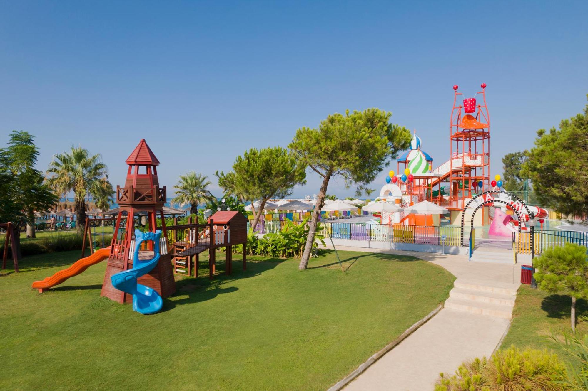 Kremlin Palace Antalya Exterior photo The water park