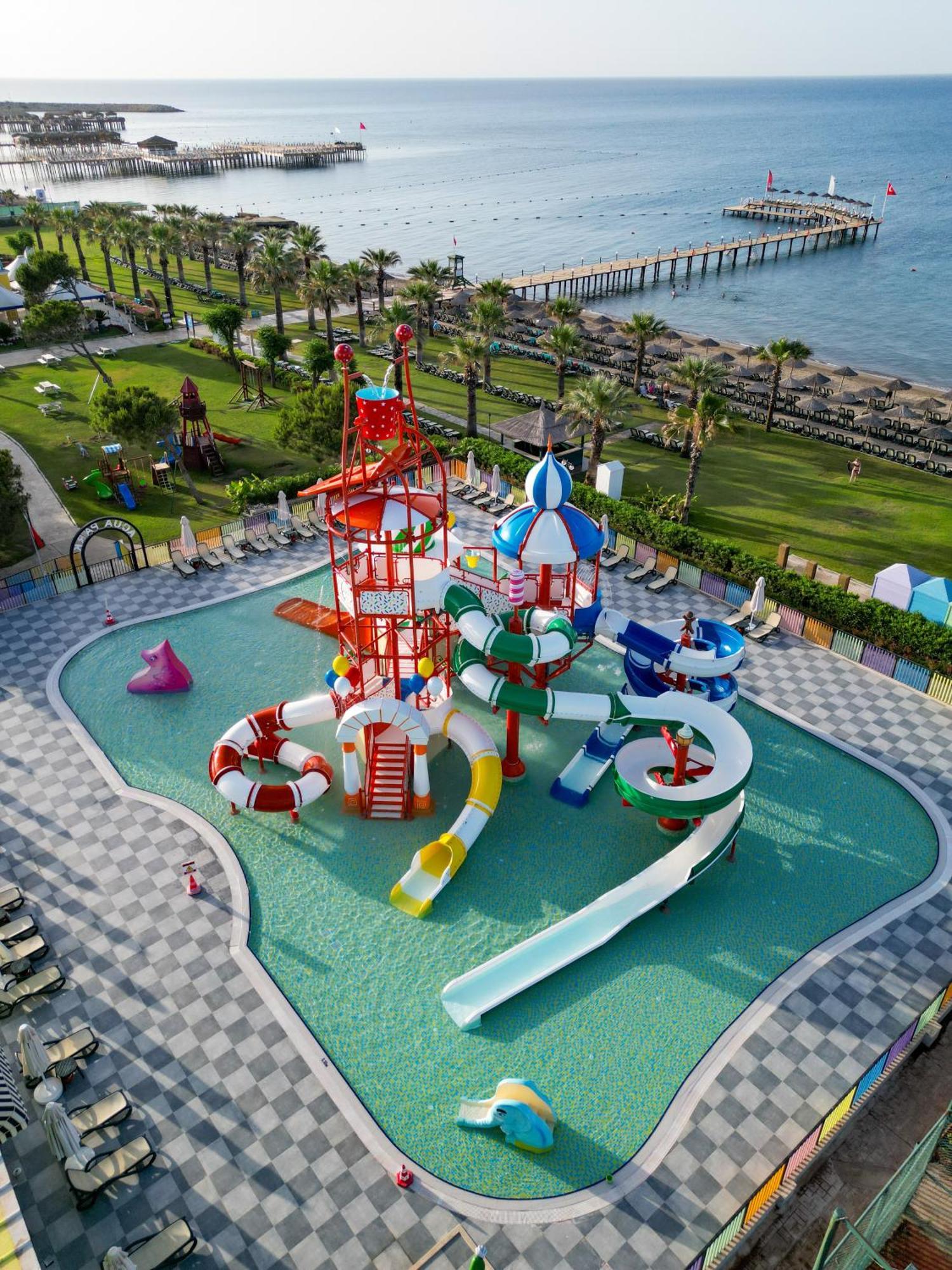 Kremlin Palace Antalya Exterior photo Aqua Park
